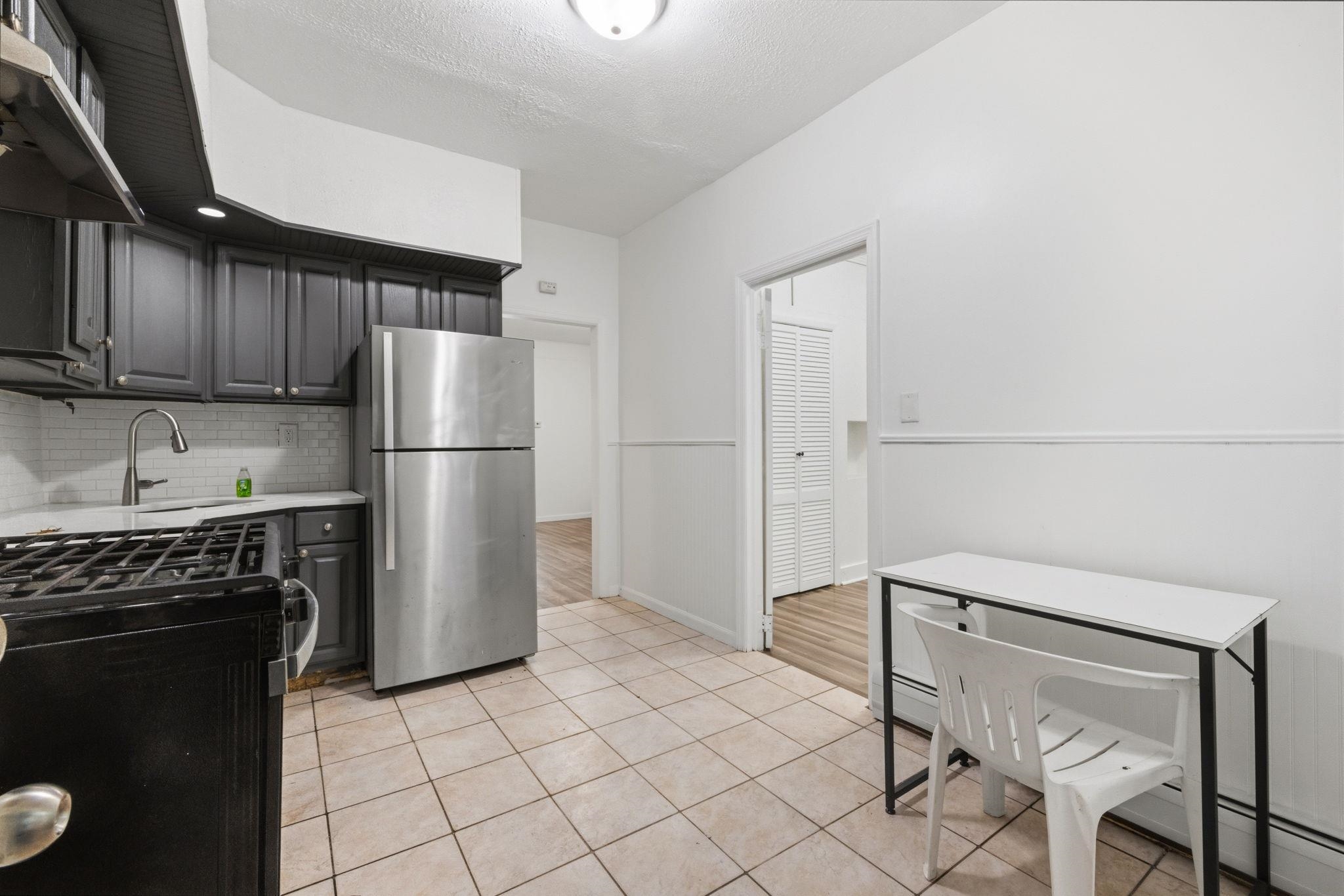 342 AVENUE E Unit: 1