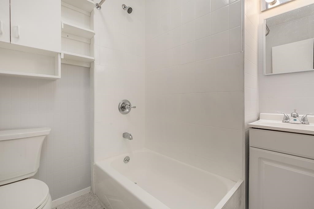 342 AVENUE E Unit: 1