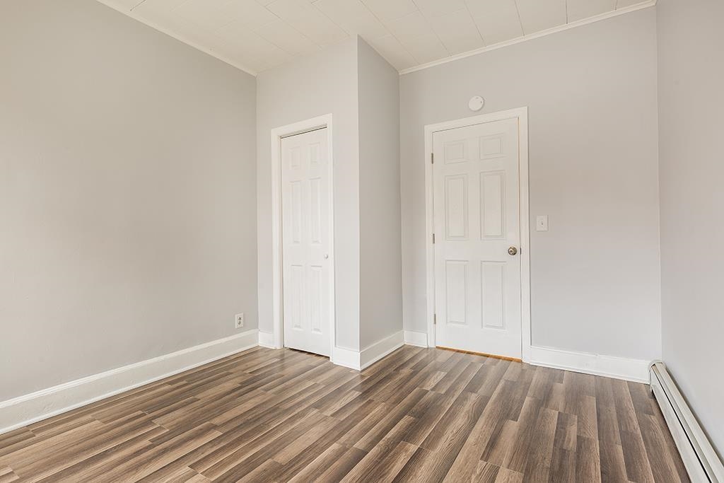 342 AVENUE E Unit: 1