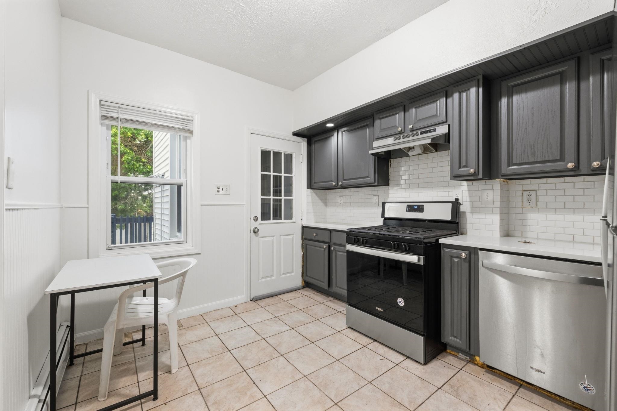 342 AVENUE E Unit: 1
