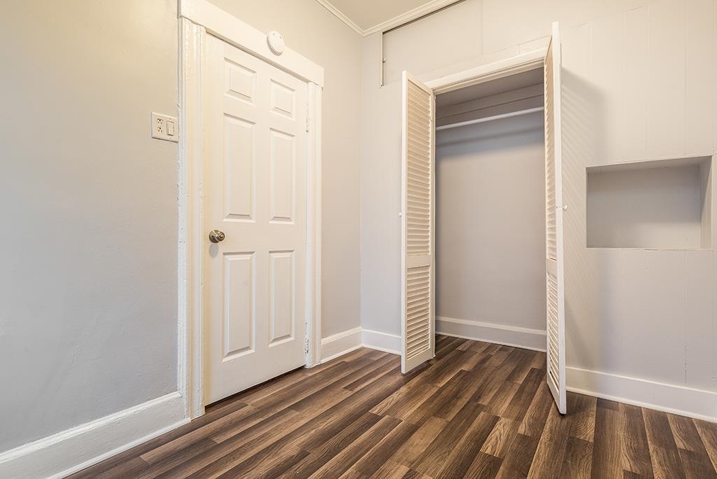 342 AVENUE E Unit: 1