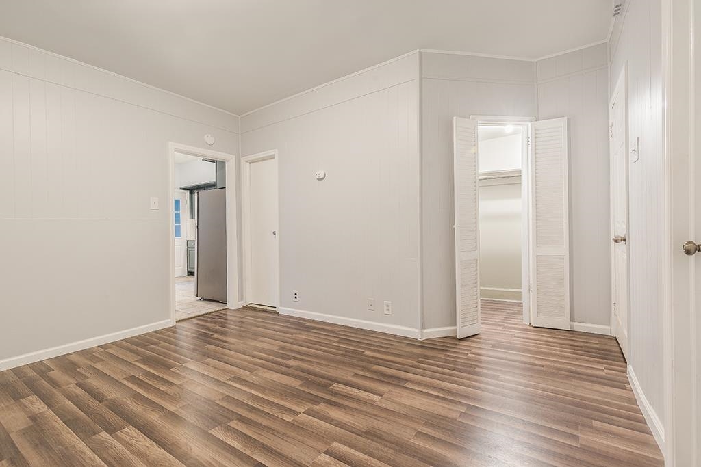 342 AVENUE E Unit: 1