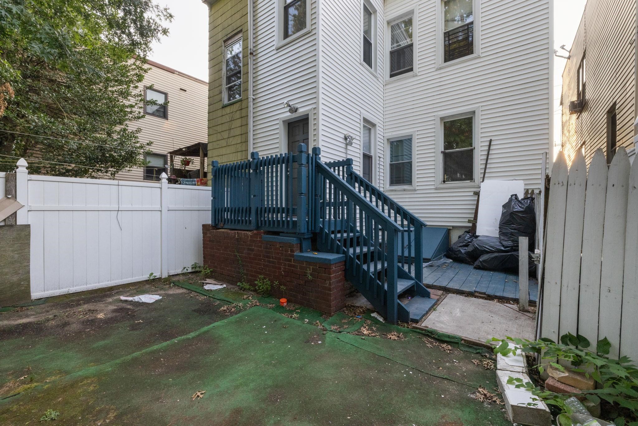 342 AVENUE E Unit: 1