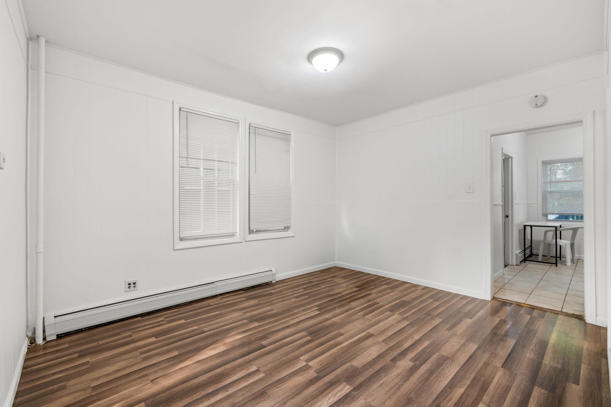 342 AVENUE E Unit: 1