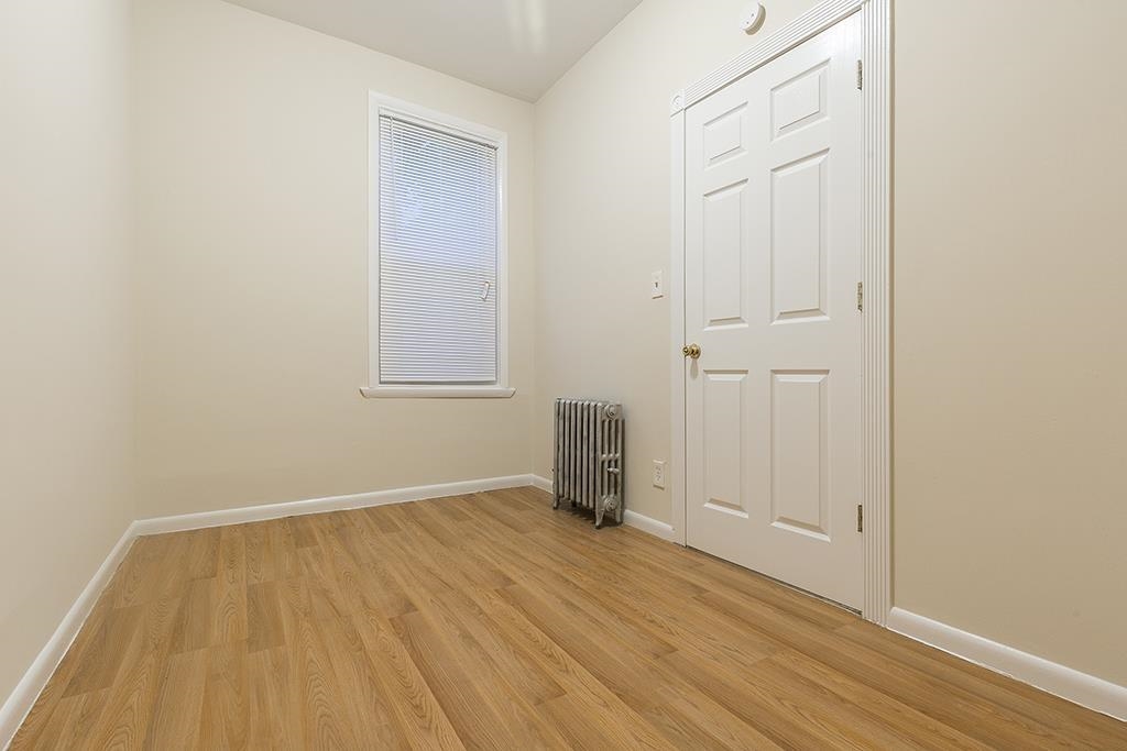 342 AVENUE E Unit: 2