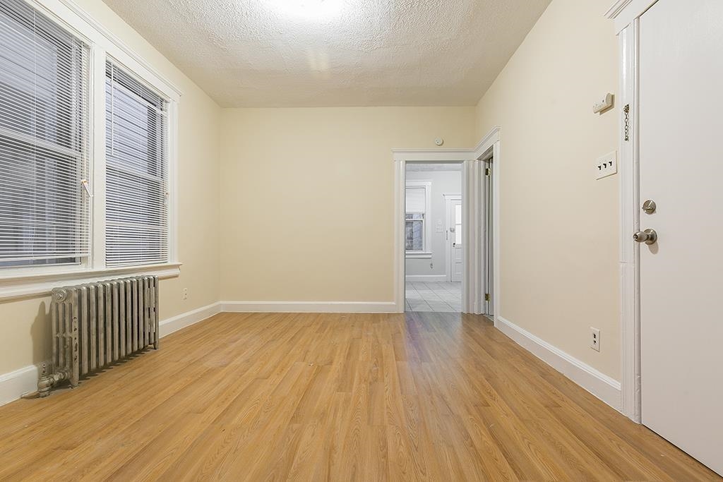 342 AVENUE E Unit: 2