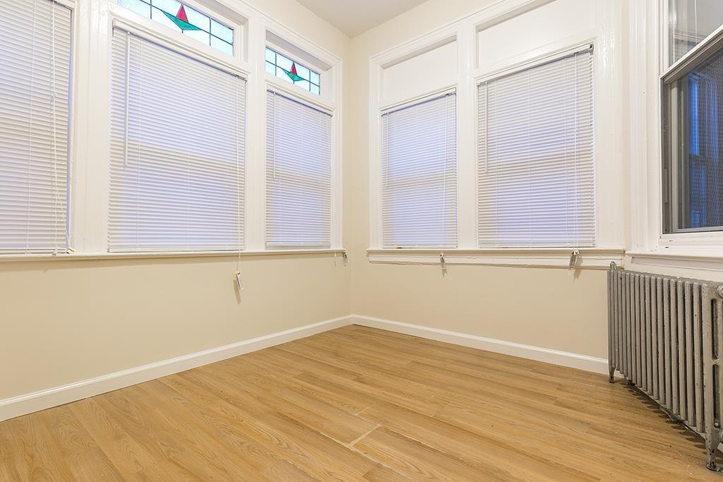342 AVENUE E Unit: 2