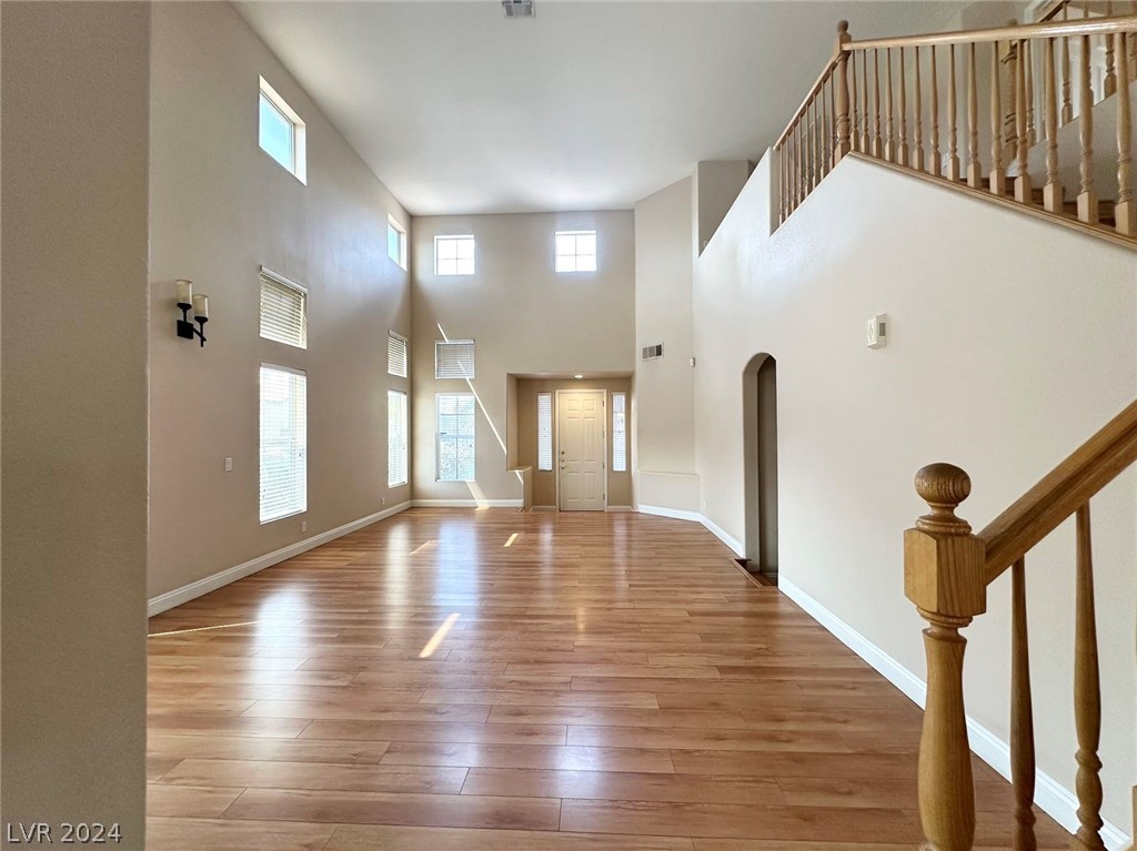 9891 Ridge Hill Avenue