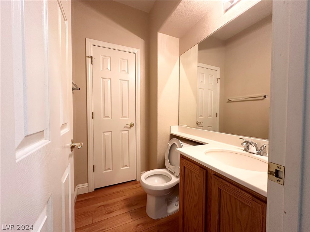 9891 Ridge Hill Avenue