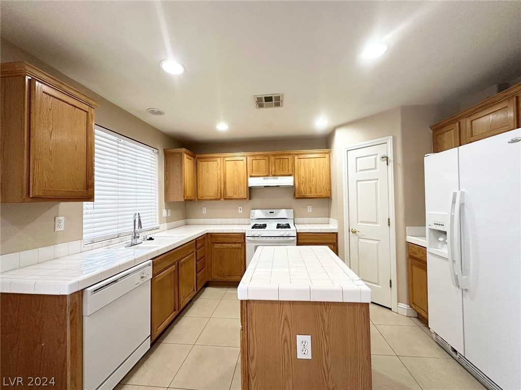 9891 Ridge Hill Avenue