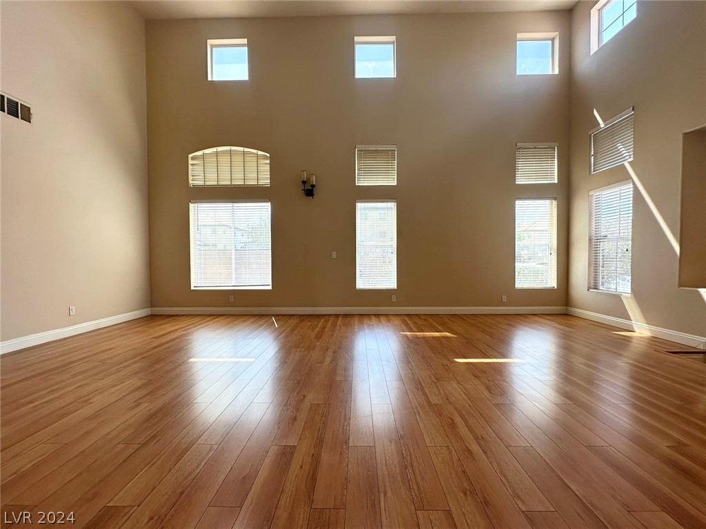 9891 Ridge Hill Avenue