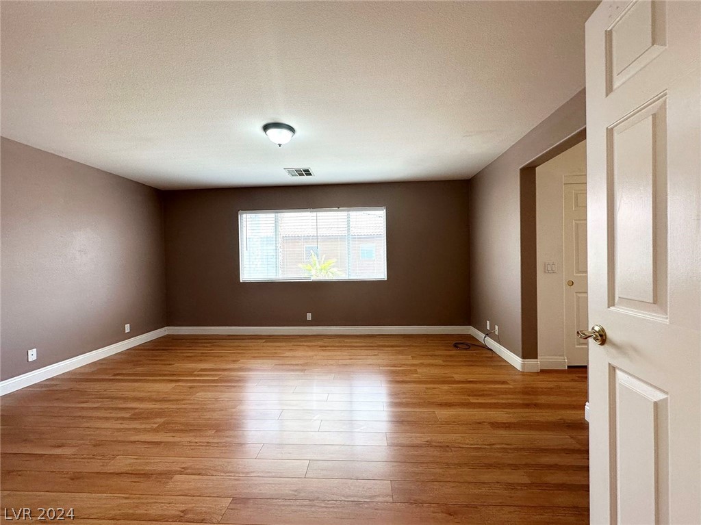 9891 Ridge Hill Avenue