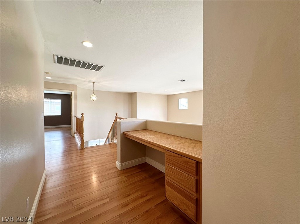 9891 Ridge Hill Avenue