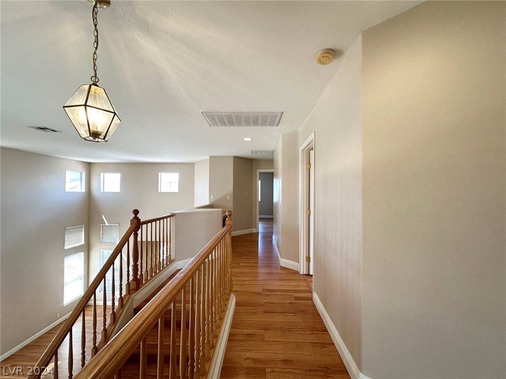 9891 Ridge Hill Avenue