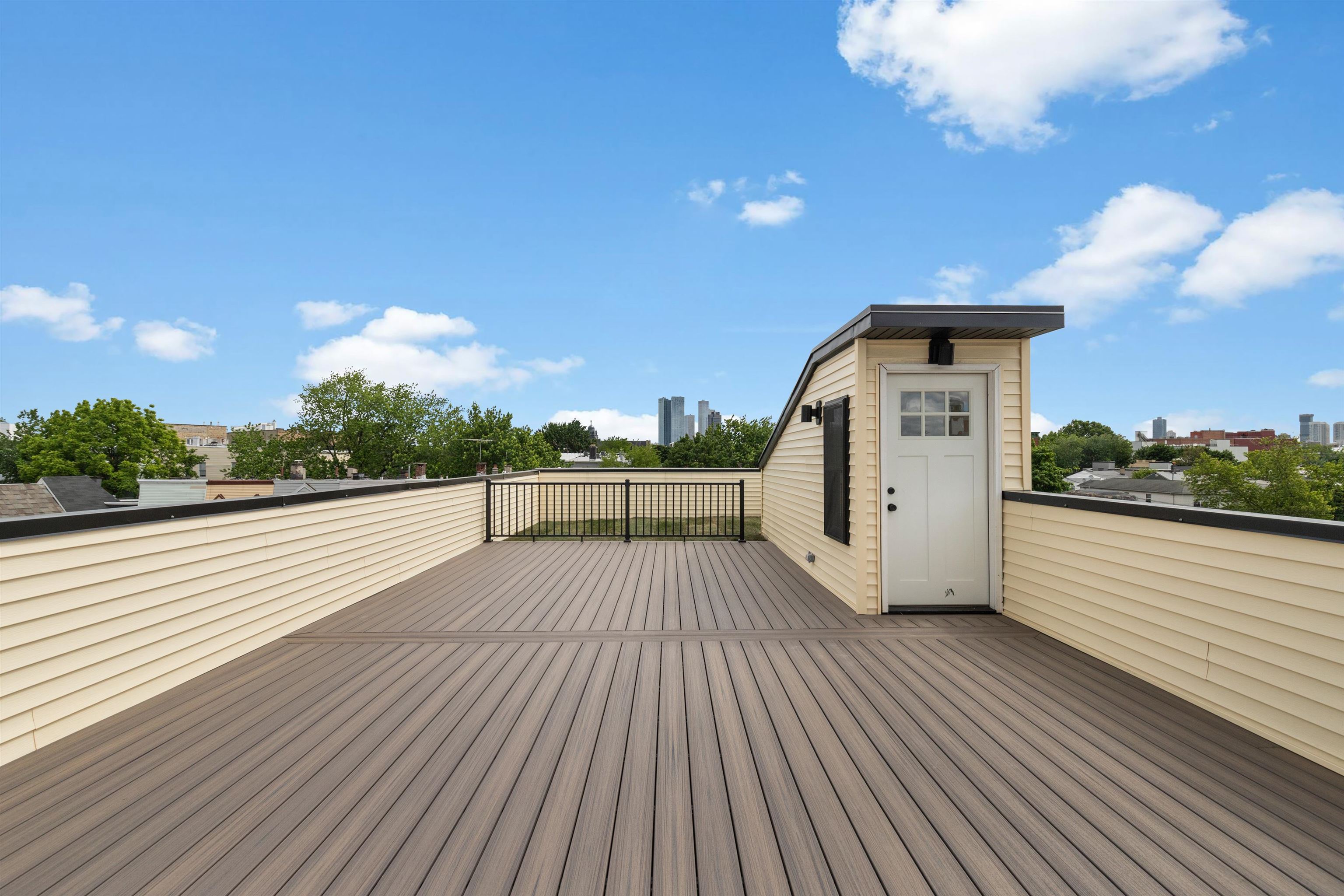 105 ATLANTIC ST Unit: PH-ROOF