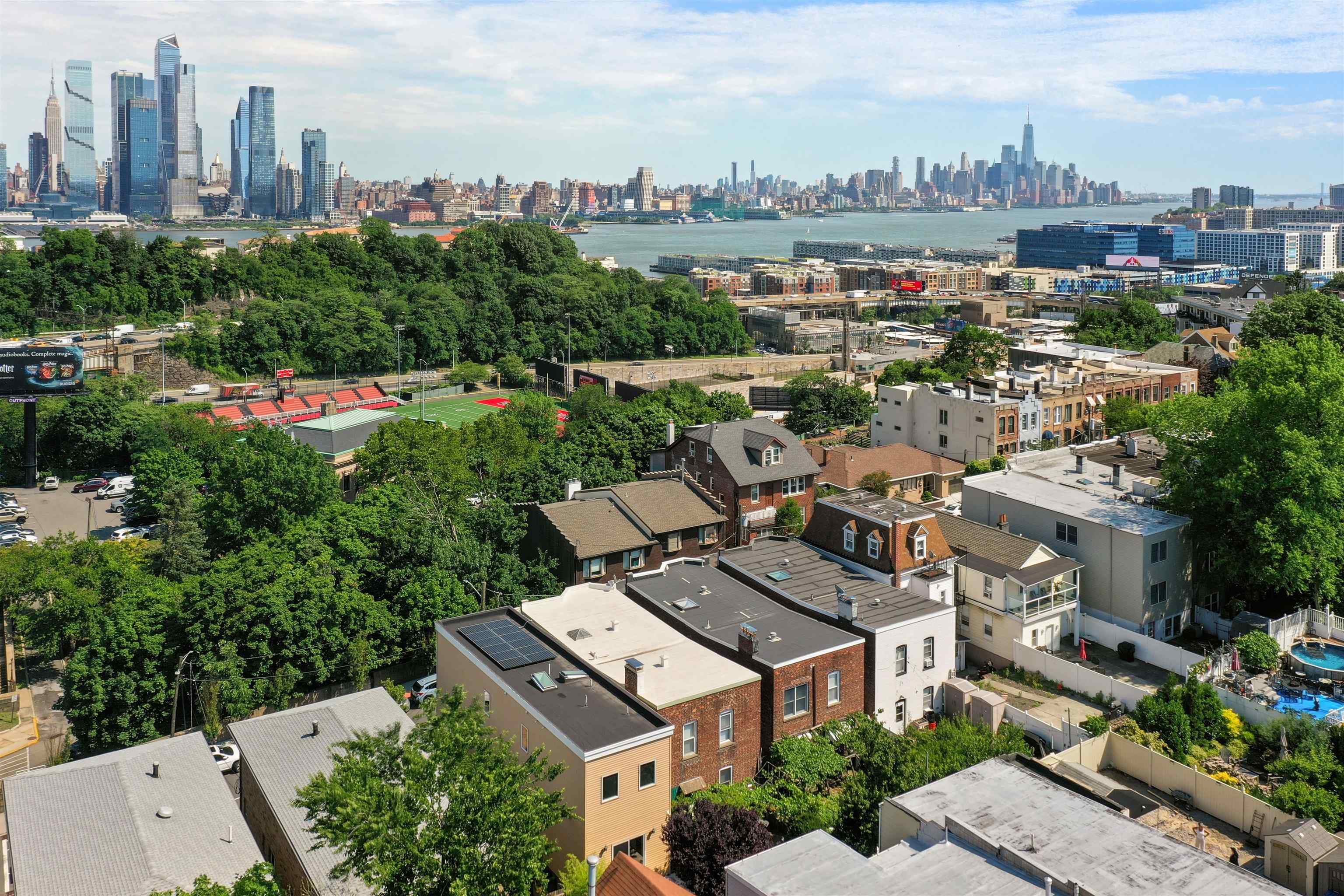 627 GREGORY AVE