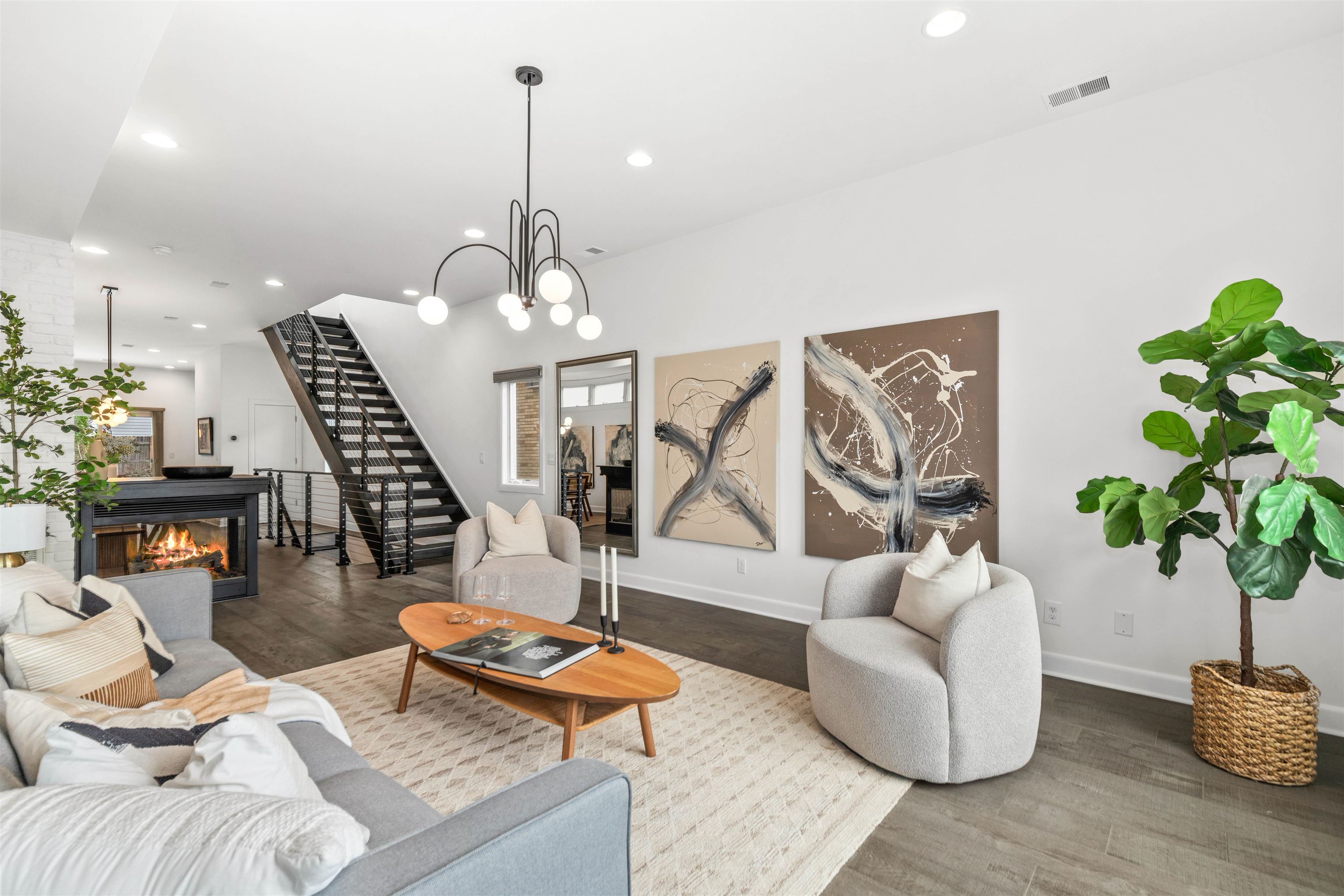 627 GREGORY AVE