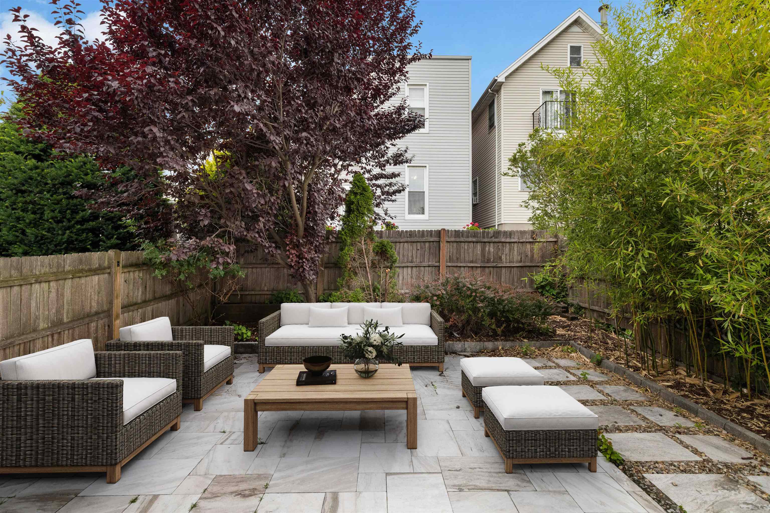 627 GREGORY AVE