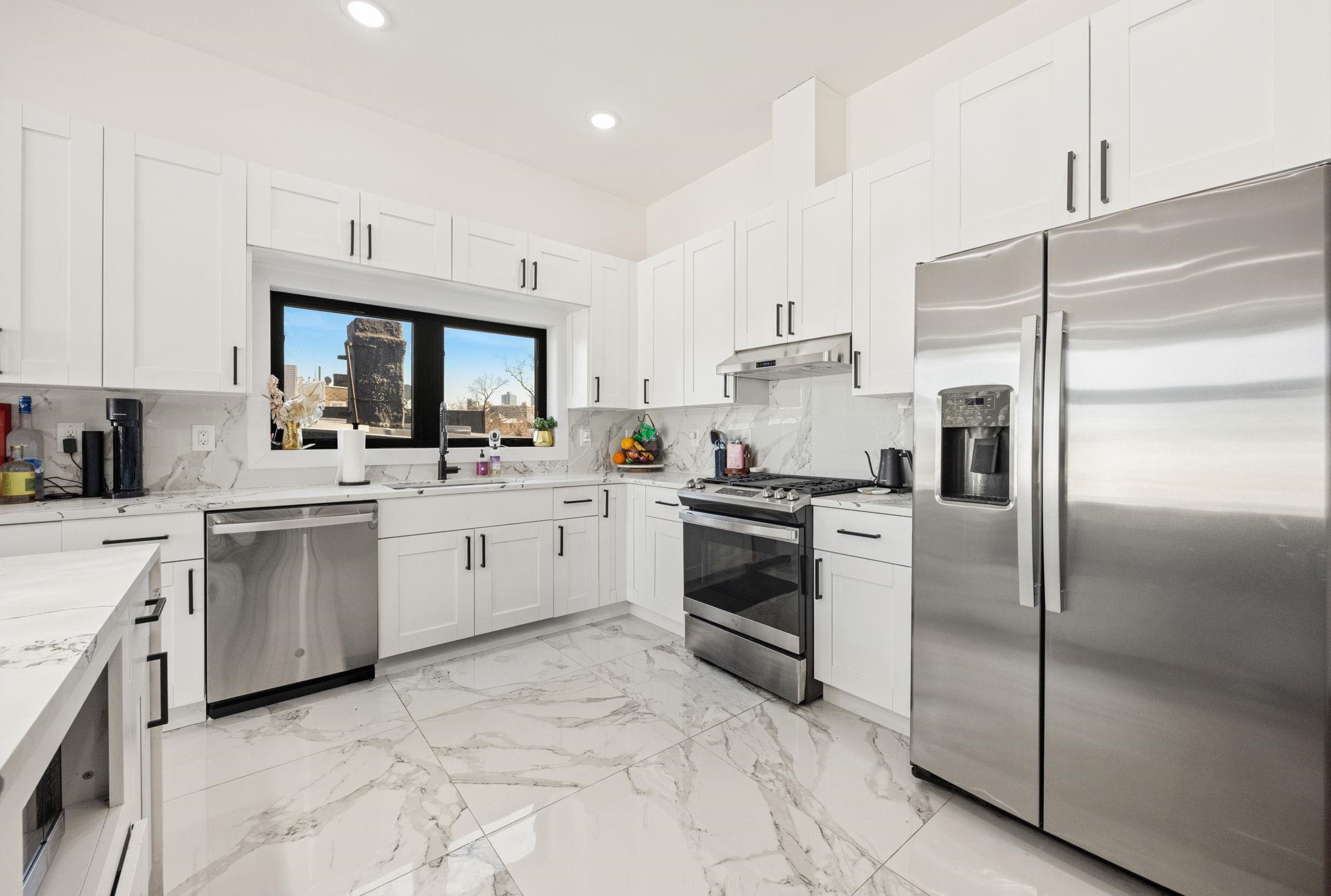 121 PROSPECT ST Unit: 2