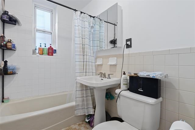6405 BLVD EAST Unit: D4