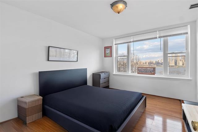 6405 BLVD EAST Unit: D4