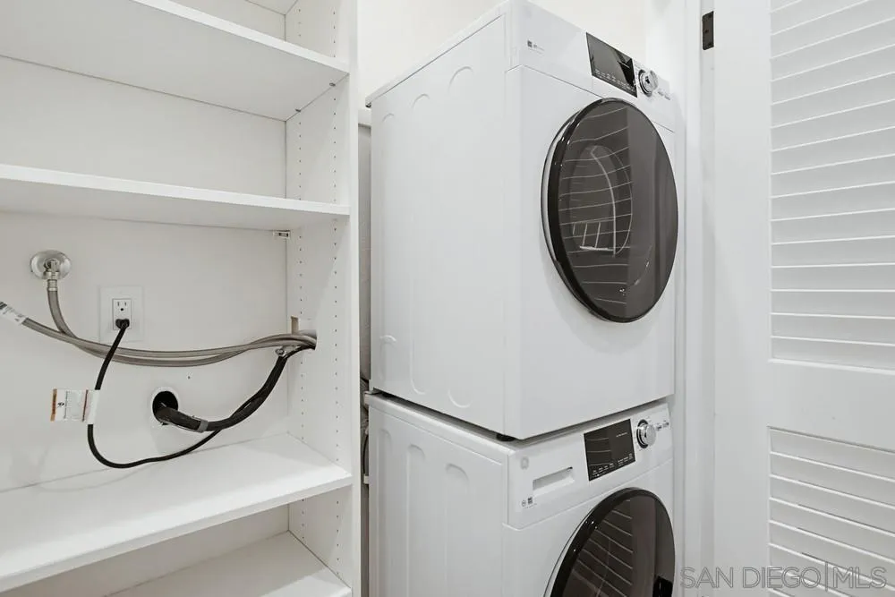 585 S Sierra Ave Unit 27