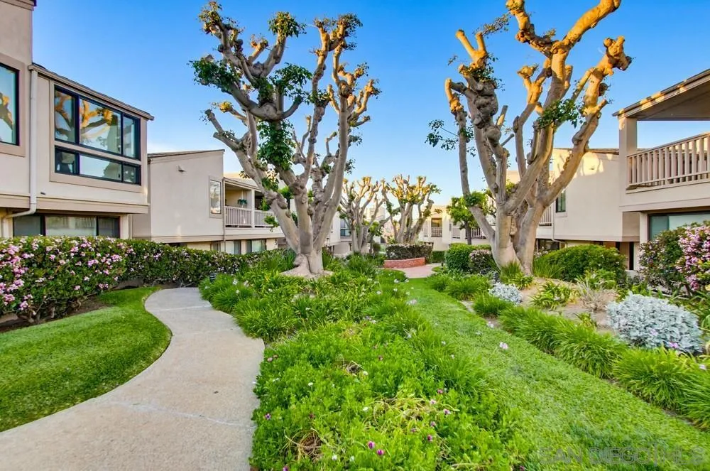 585 S Sierra Ave Unit 27