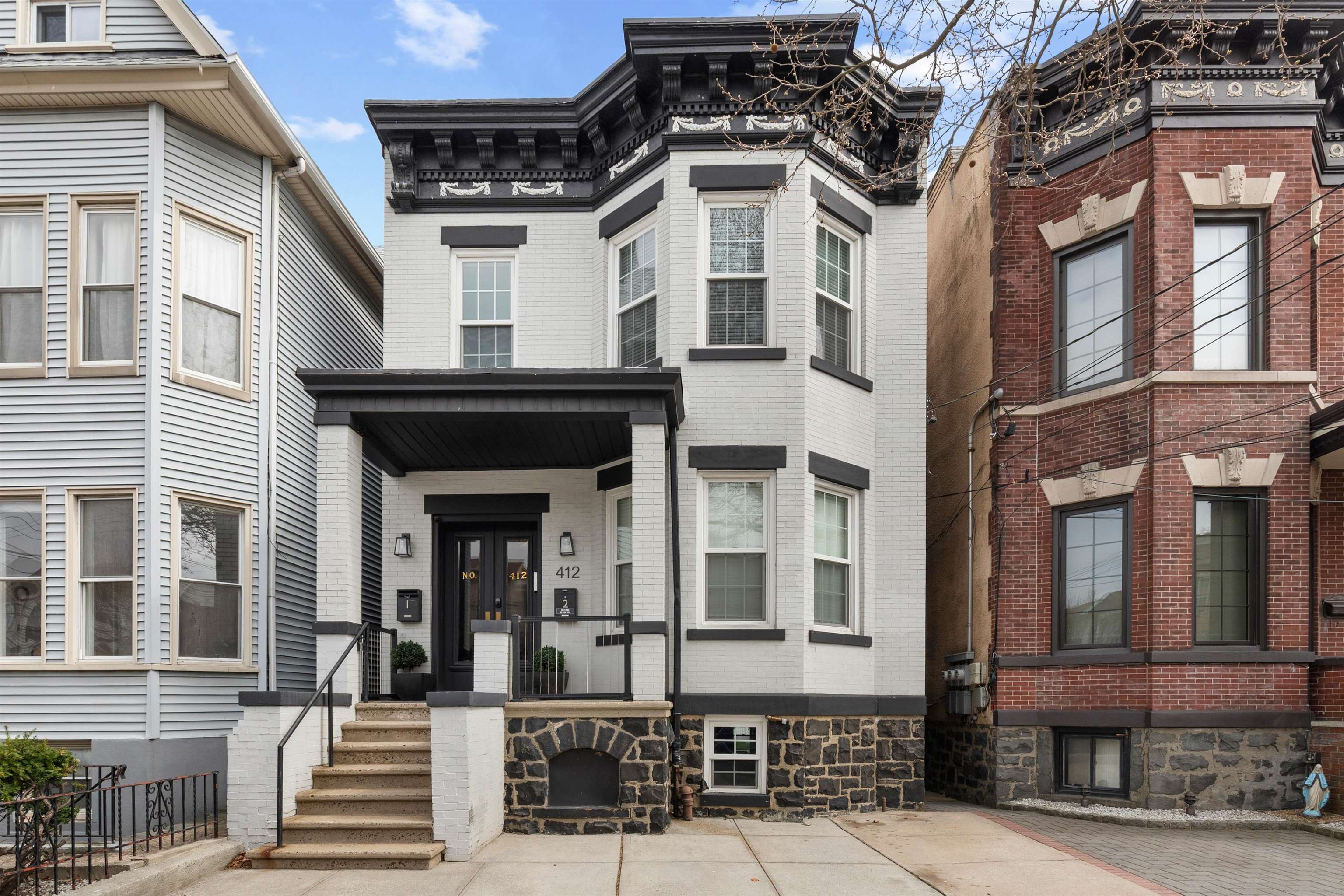 412 GREGORY AVE Unit: 2