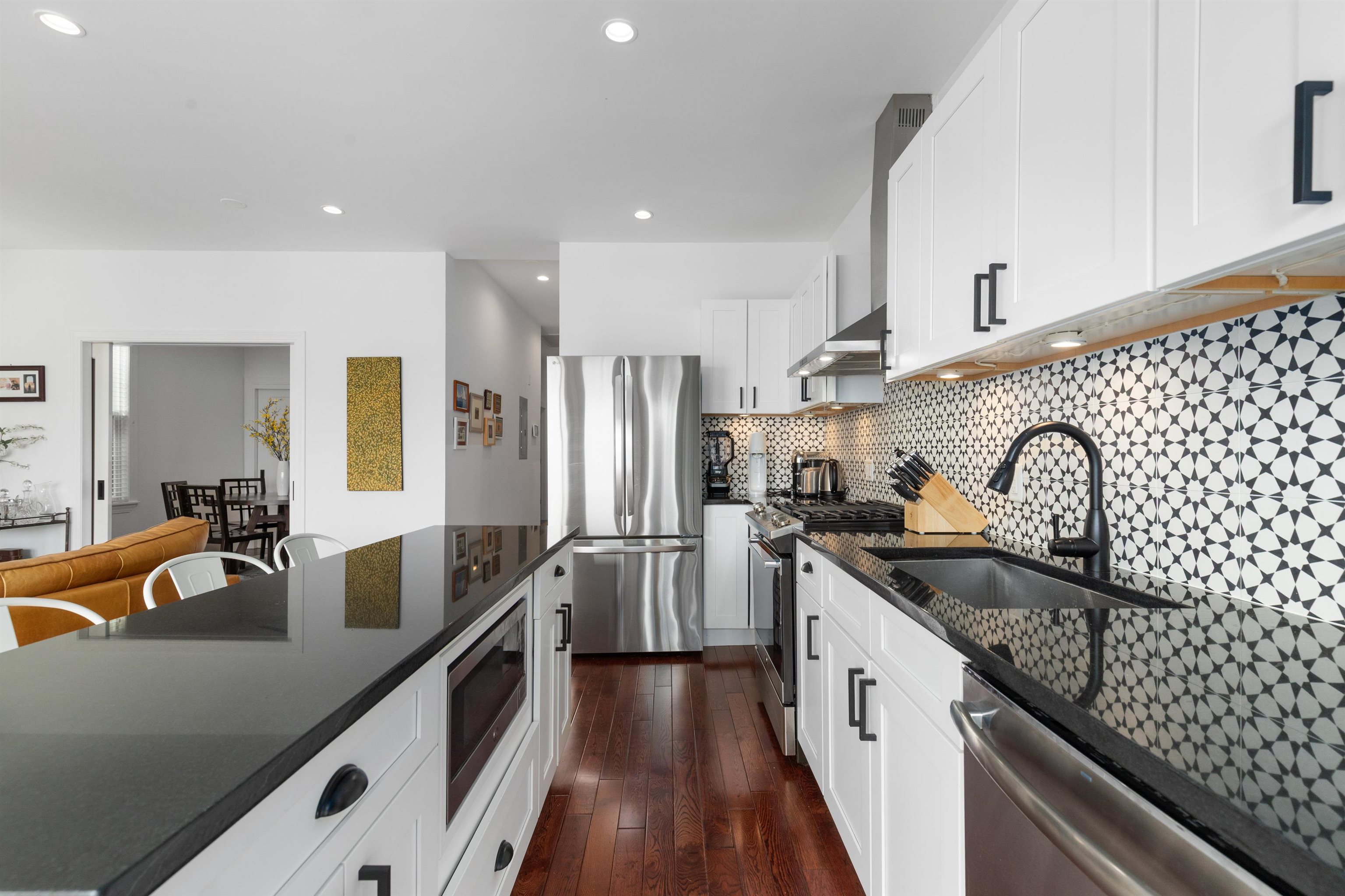 412 GREGORY AVE Unit: 2