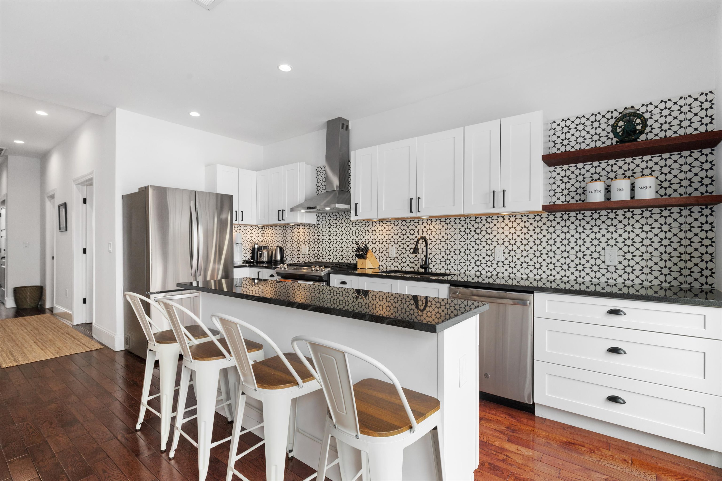412 GREGORY AVE Unit: 2
