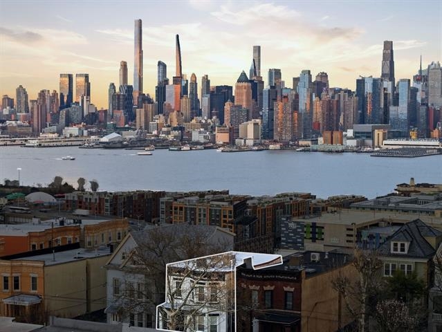 412 GREGORY AVE Unit: 2