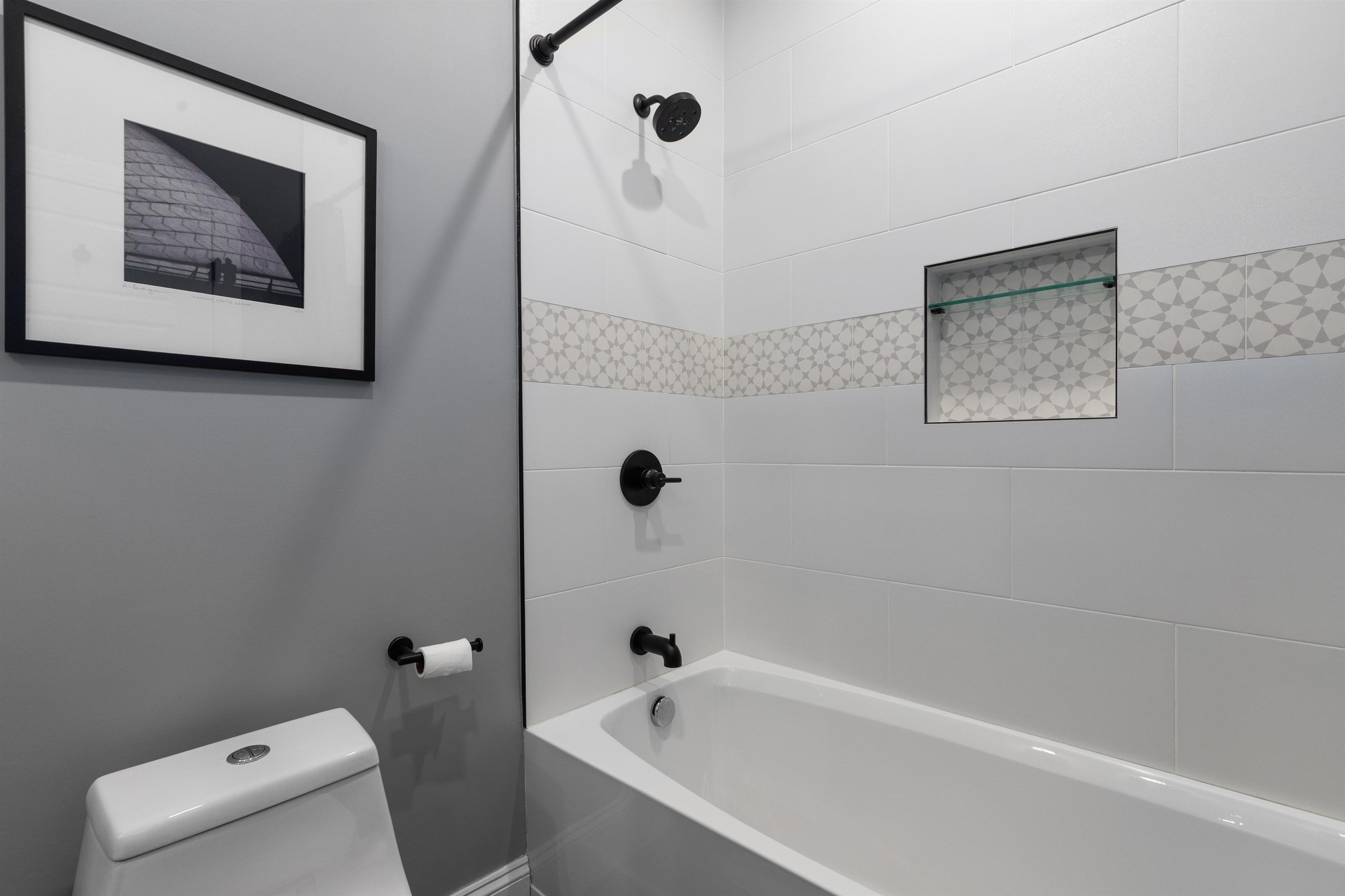 412 GREGORY AVE Unit: 2
