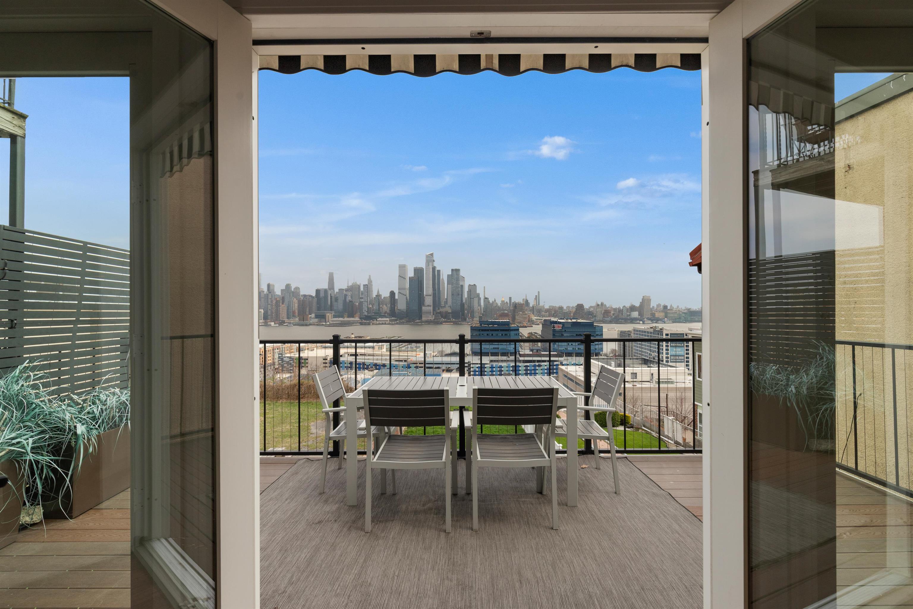 412 GREGORY AVE Unit: 2