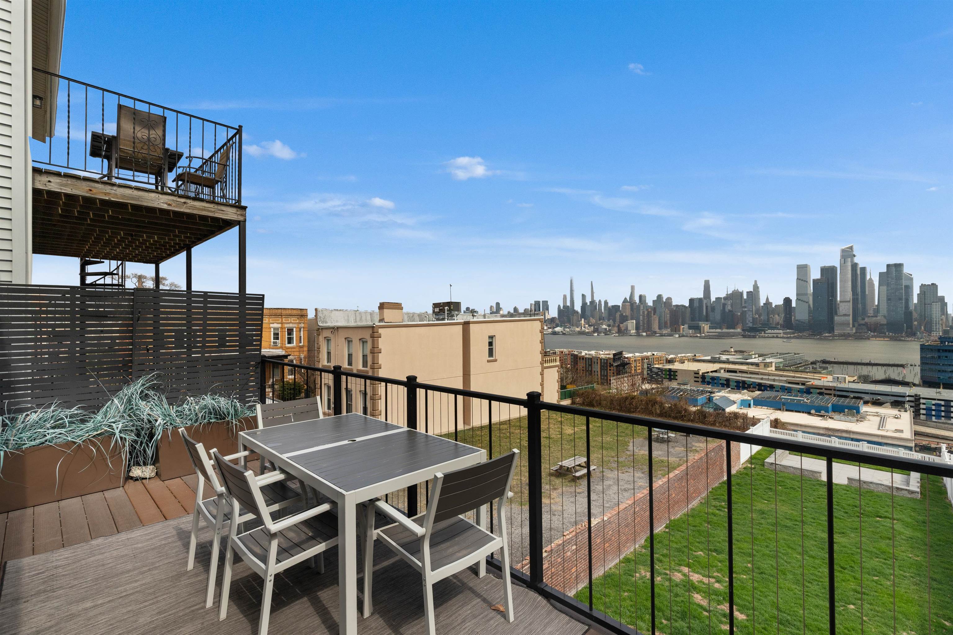 412 GREGORY AVE Unit: 2