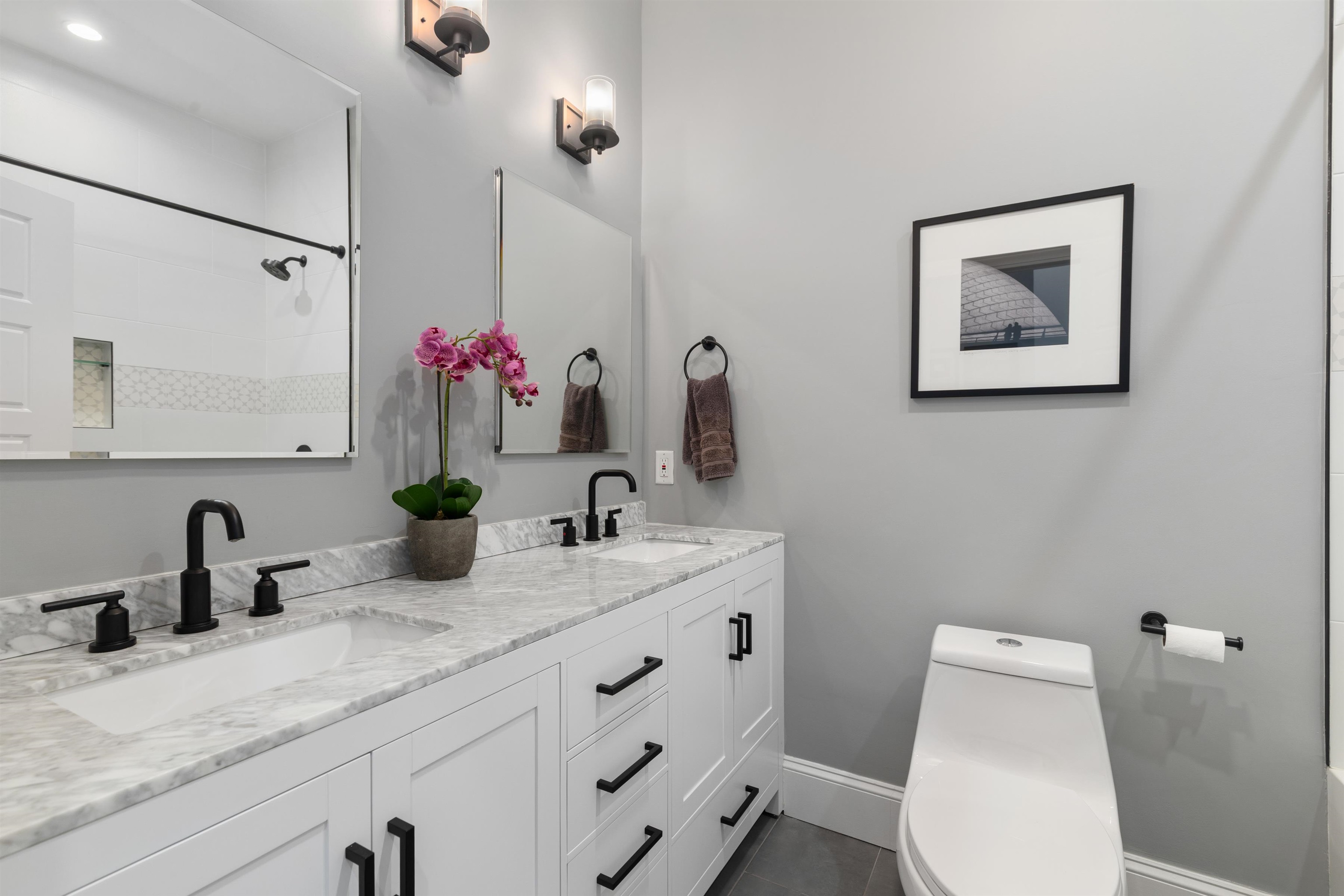 412 GREGORY AVE Unit: 2