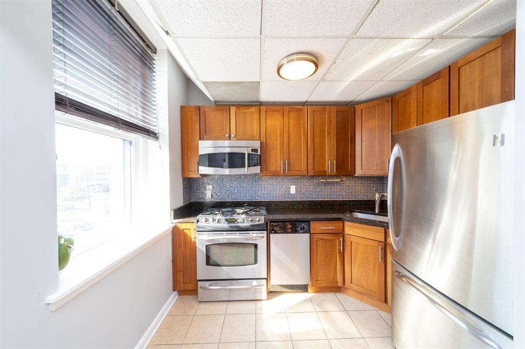 186 WAYNE ST Unit: 219d