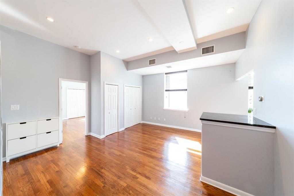 186 WAYNE ST Unit: 219d