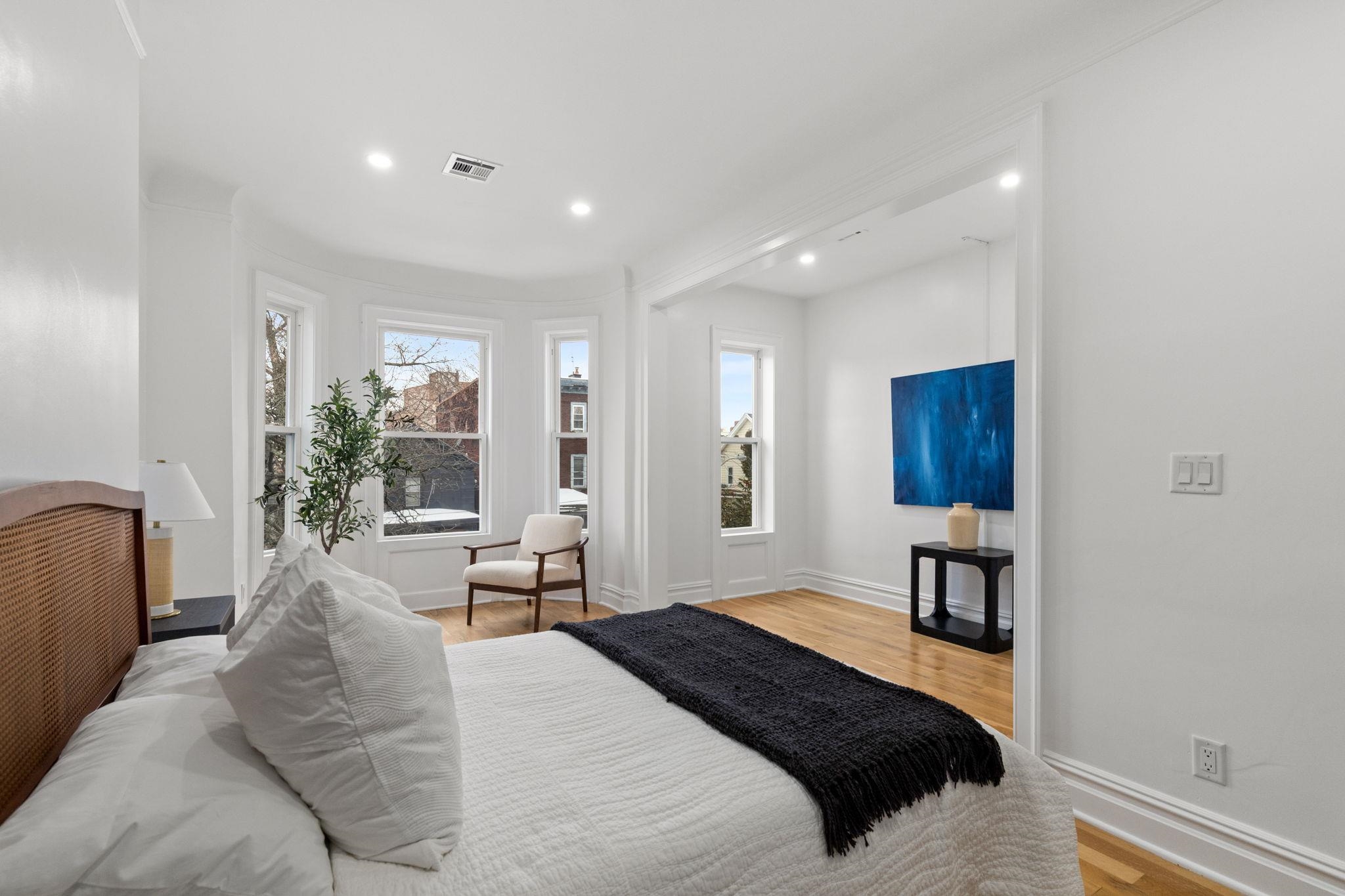 52 BRINKERHOFF ST