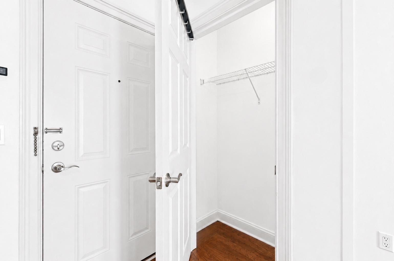 180 EDGEWATER RD Unit: 1B