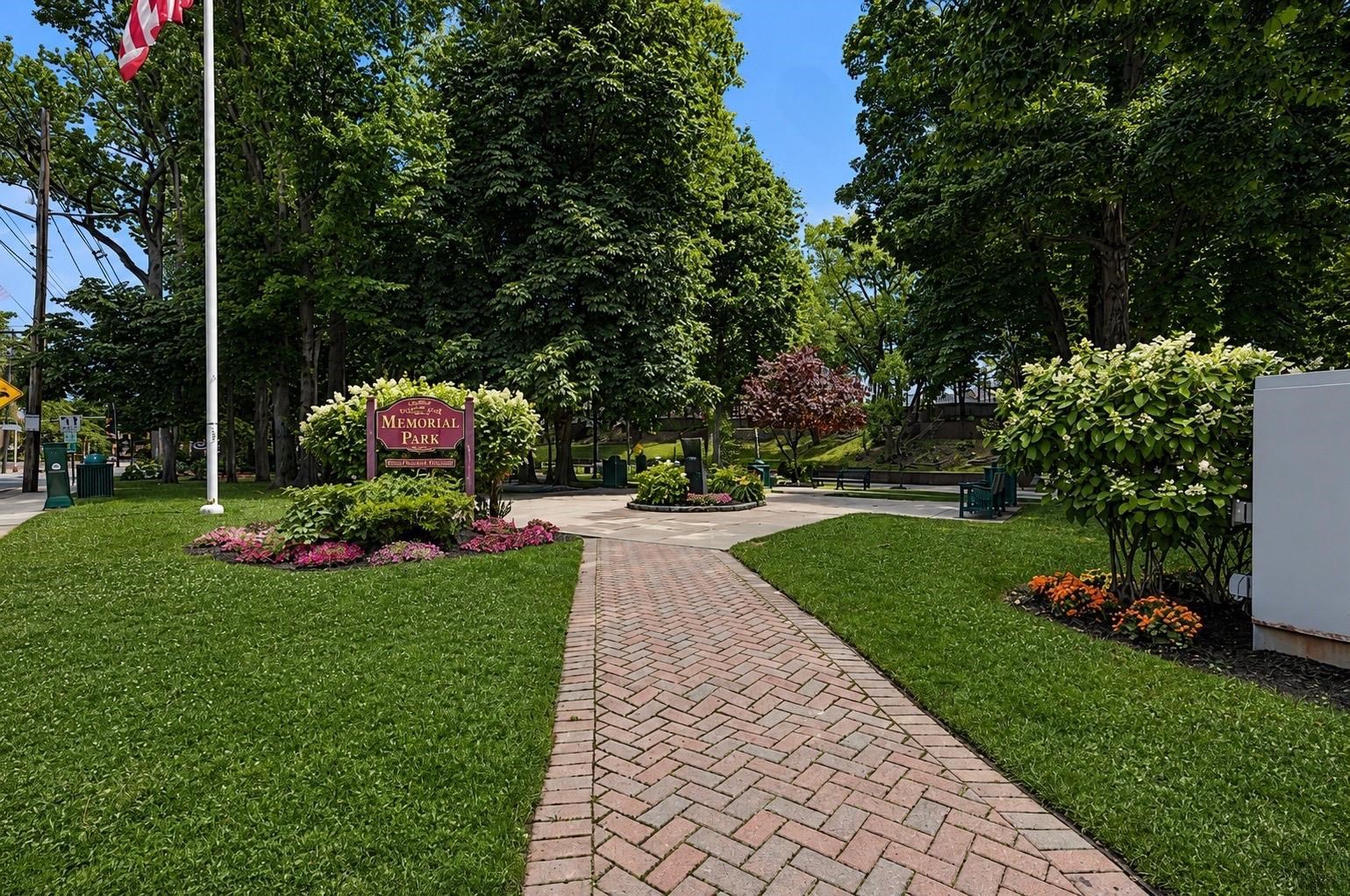 180 EDGEWATER RD Unit: 1B