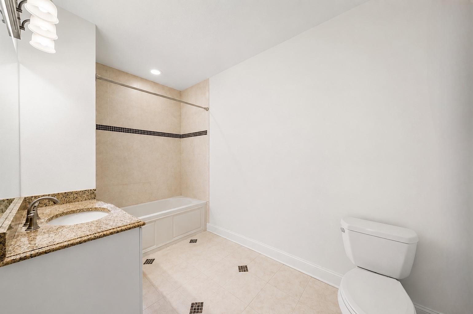 180 EDGEWATER RD Unit: 1B