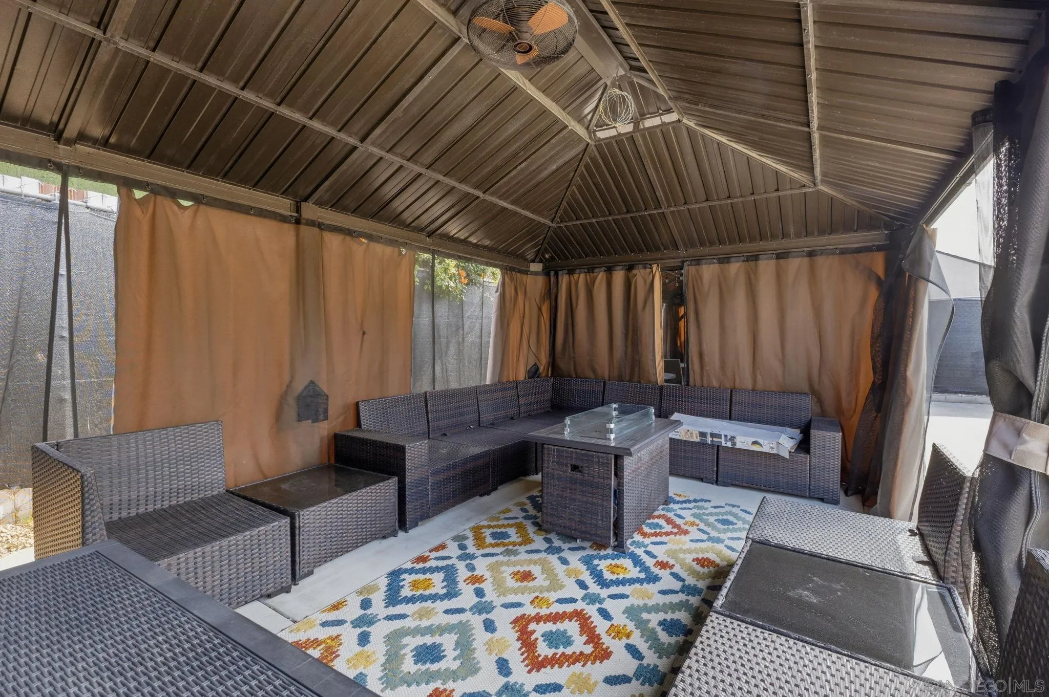2211 W 134th St