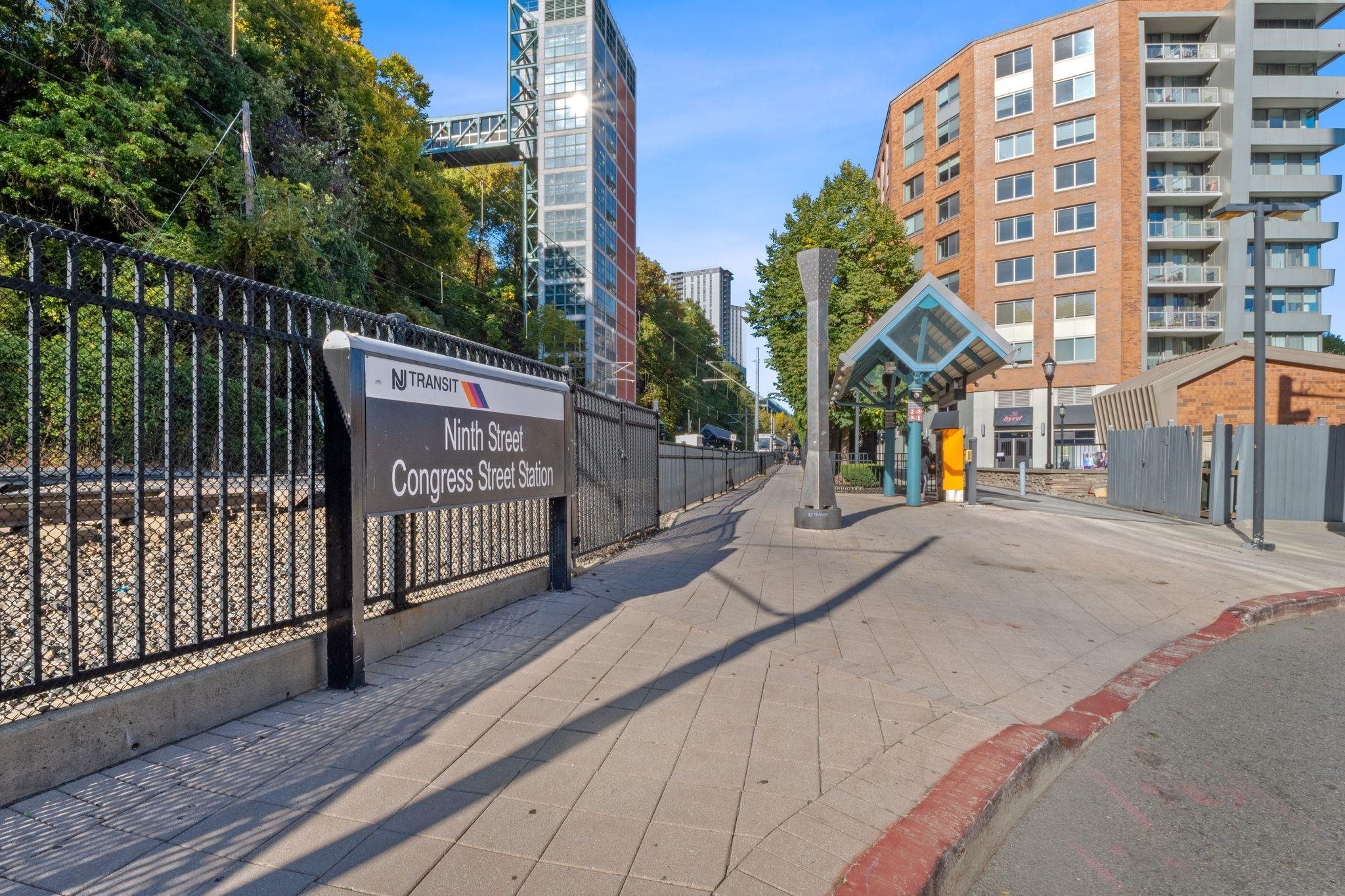433 CENTRAL AVE Unit: PH4