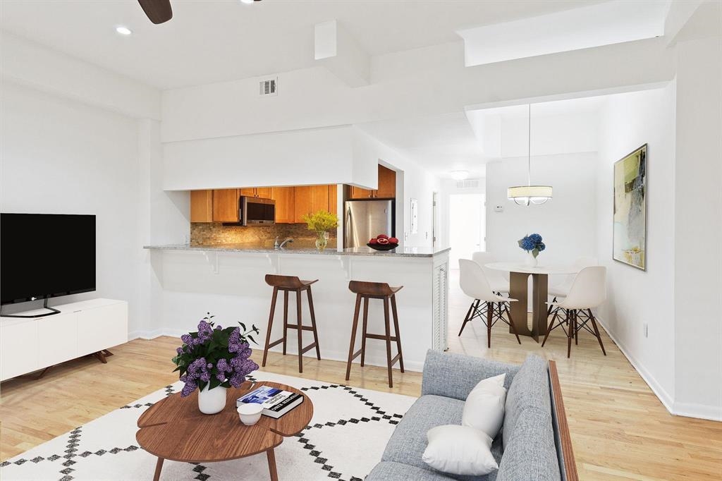 187 WAYNE ST Unit: 302