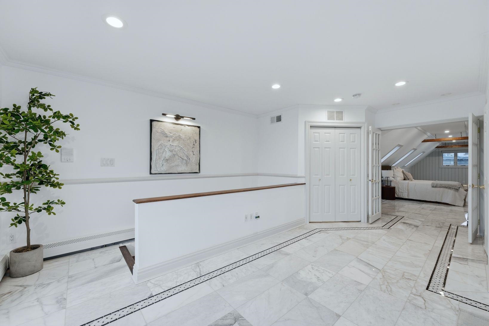 208 OGDEN AVE Unit: #2