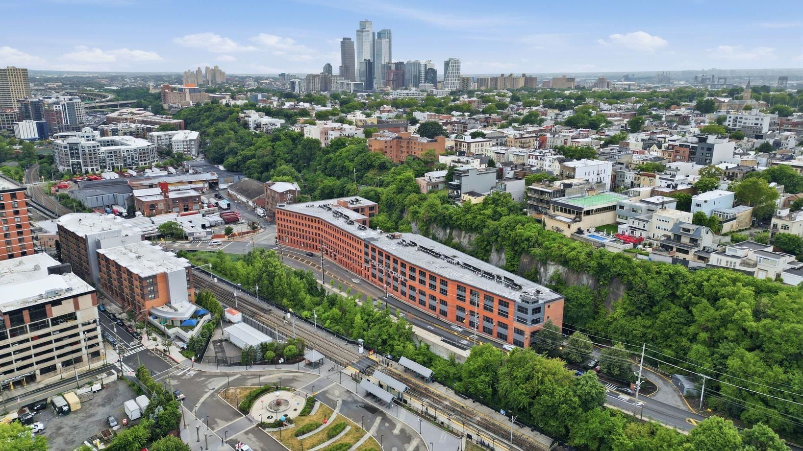 208 OGDEN AVE Unit: #2