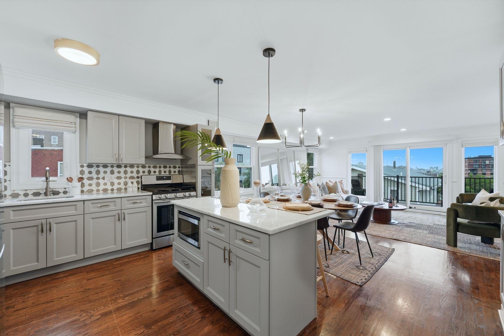 208 OGDEN AVE Unit: #2