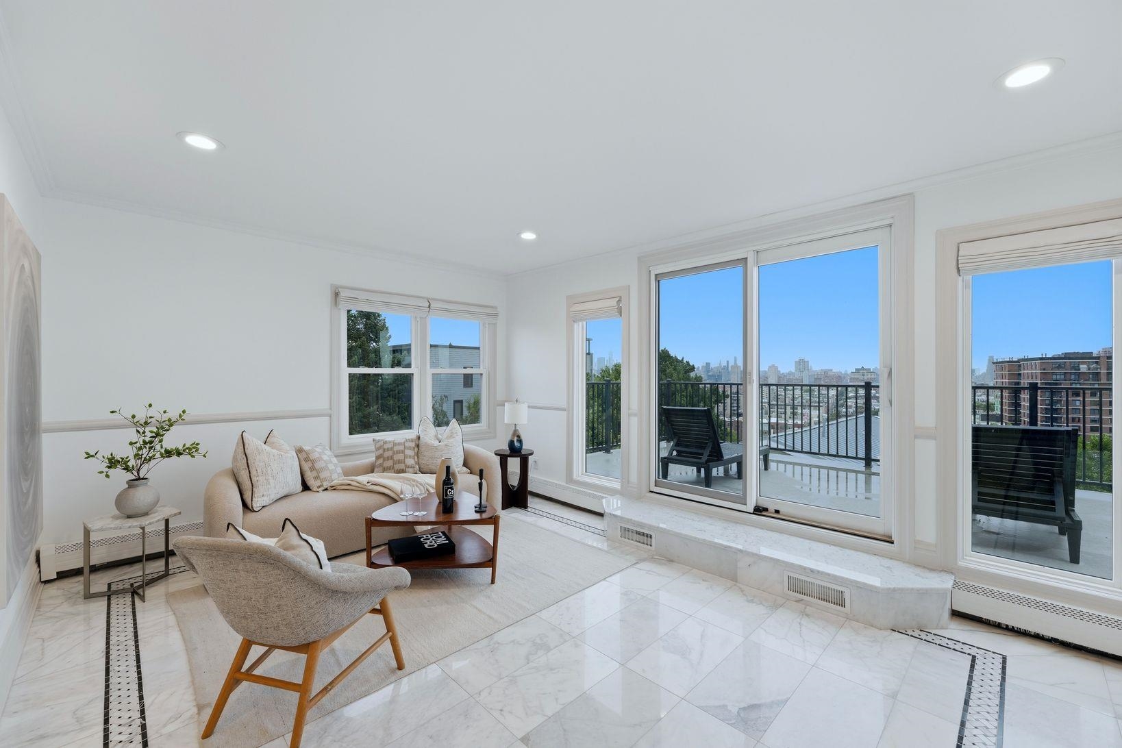 208 OGDEN AVE Unit: #2