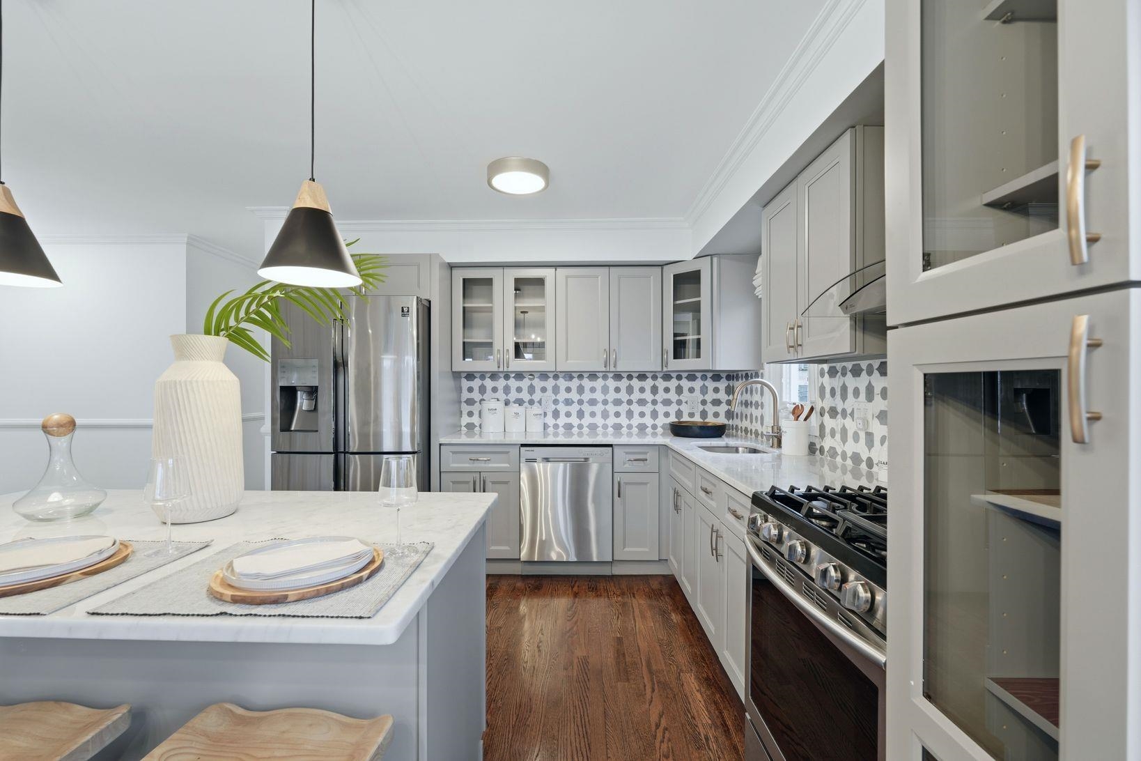 208 OGDEN AVE Unit: #2