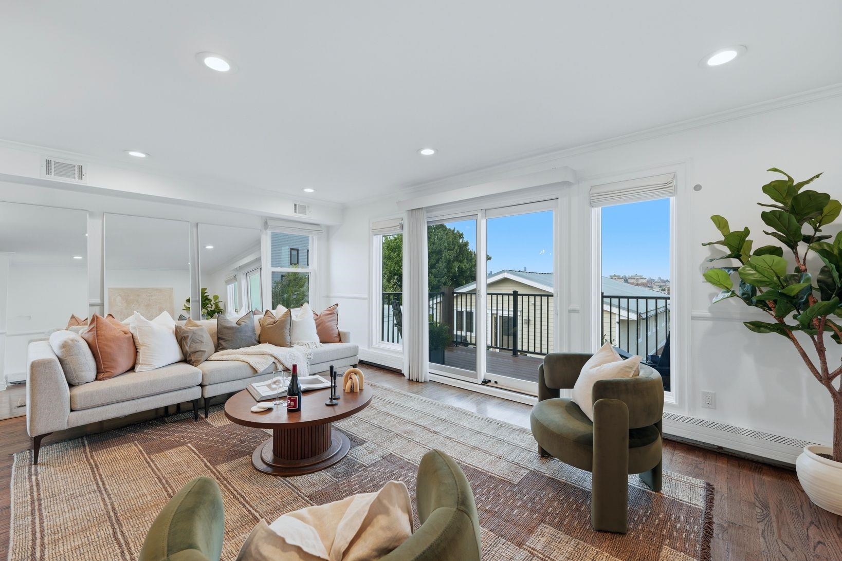 208 OGDEN AVE Unit: #2